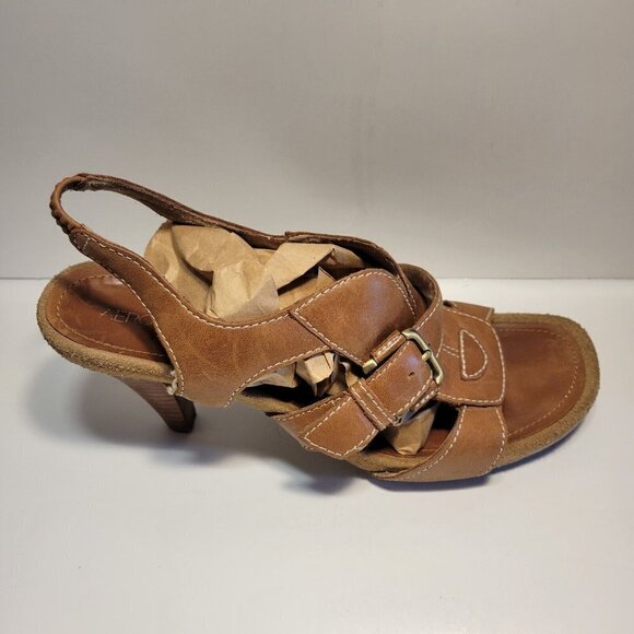 Aerosoles Tan Slingback Sandal With Buckle 3.5" Heel Open Toe Size 9 - Picture 1 of 9